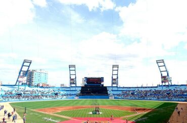 Une belle journée pour le baseball à La Havane. #MLBinCuba ...