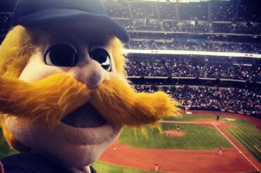 Un Bernie Brewer #selfie est une chose qui existe dans ce monde ....