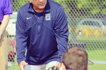 Johnny Bench, membre du Temple de la renommée, lors de l’événement Play Ball de ce jour à Cooperstown. #HOFWK ...