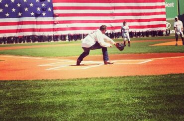 Une journée des patriotes émotionnelle à Boston. #redsox ...