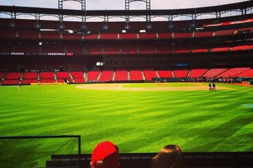 Installez-vous et préparez-vous pour une belle journée de samedi au baseball. #Jouer au ballon...