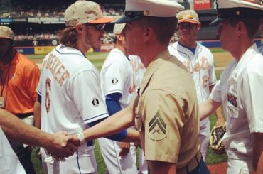 Les héros de la MLB remercient les vrais héros américains. #TroopThanks #MemorialDay ...