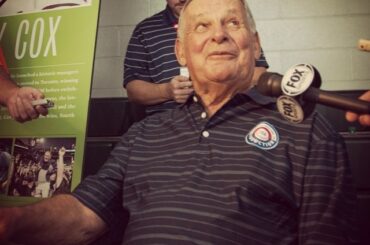 Bobby Cox est prêt pour son intronisation. #hofwknd ...