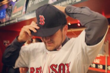 Michael Chavis met une casquette @redsox pour la première fois. #mlbdraft ...