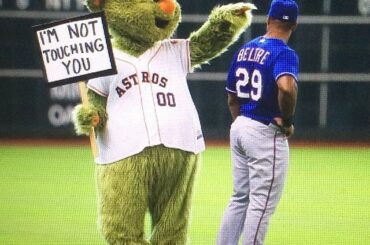 Les manigances d’avant-match d’Orbit sont au rendez-vous avant le match de #Astros d’aujourd’hui contre ...