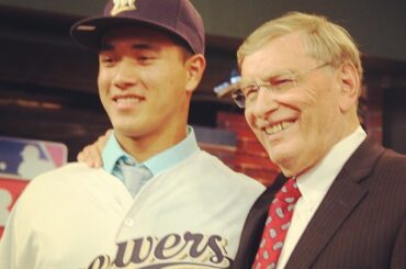 Kodi Medeiros rencontre le commissaire. #MLBDraft ...