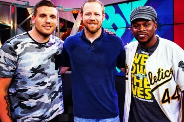 Le slugger @athletics Brandon Moss occupe le devant de la scène sur #OffTheBat ce soir à 11/1 ...