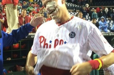 C'est ce que les @phillies appellent un visage #walkoff ....