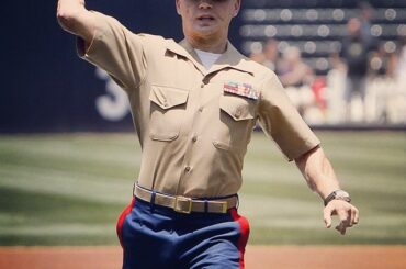 Le Caporal Kyle Carpenter, récipiendaire de la Médaille d'honneur @Padres #troopthanks ...