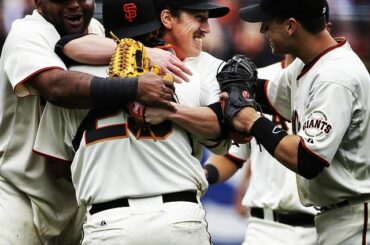 Une fête géante. #sfgiants ...
