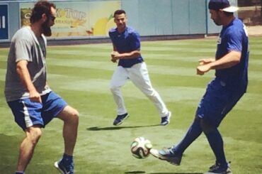 La fièvre #WorldCup a officiellement atteint la masse critique dans @MLB ....