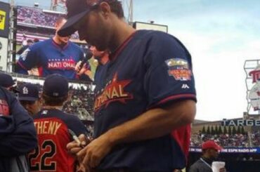 Adam Wainwright vient de faire une année de fans. #HRDerby ...
