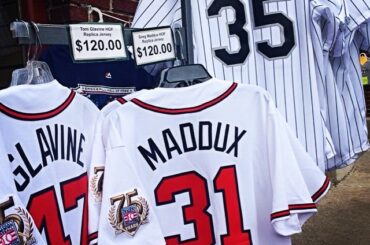 Partout où vous vous rendez à Cooperstown, les membres intronisés au @BaseballHall sont représentés ....