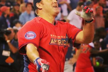 Jim Thome - écrasement encore. #CelebSoftball ...