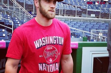 Bryce est prêt et prêt pour le #NLDS Game 2 ....