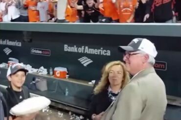 @baltimoreorioles outfielder @ simplyaj10 est un homme de la tarte dans #Birdland ....