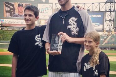 Chris Sale accepte son trophée #FinalVote 2014 avant le match d'aujourd'hui ....