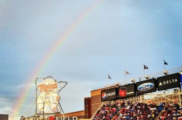 Il y a un arc-en-ciel sur Target Field en ce moment. Glorieux. #HRDerby ...