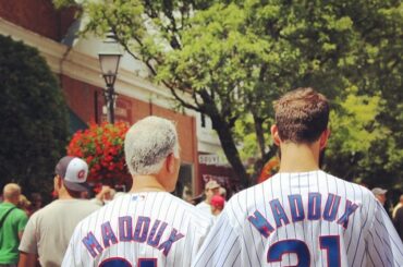 Père et fils fans de Maddux. #hofwknd ...