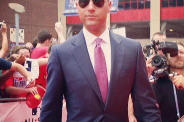 Jeter. Comme un pro. #ASGRedCarpet ...