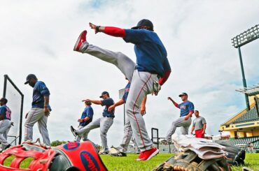 Étirez-vous - Beaucoup de baseball sur le pont aujourd'hui. #Entraînement de printemps...