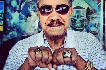 Juan Marichal montre ses bagues Hall of Fame et @SFGiants World Series. #HOFW ...