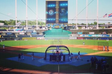 #TheK se prépare pour le baseball étiré ce soir ....