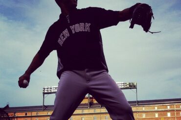 Le capitaine se réchauffe avant son dernier match de saison régulière à Camden Yards. #Fare ...