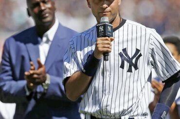 "Michael Jordan de baseball" accompagné de Michael Jordan. #FarewellCaptain ...