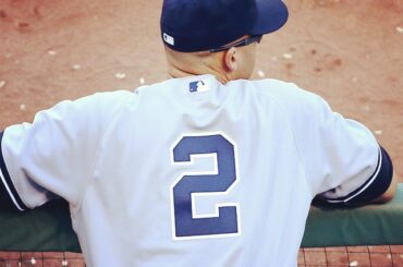 Derek Jeter est dans la gamme # Game162, deuxième au bâton en tant que DH à Fenway Park. ...