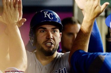 Le magicien de Hos veut envoyer cette #ALDS à Kansas (City) avec une avance de 2-0. #Po ...
