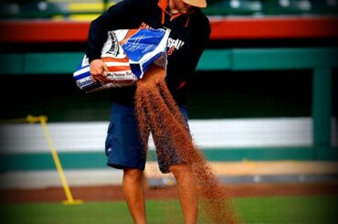 Des choses sacrées. #BaseballBegins ...