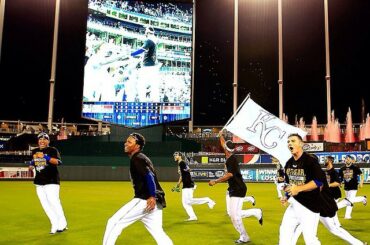 Les @KCRoyals ne savent pas seulement gagner, ils savent célébrer. #Posteso ...