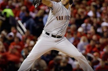 Juste un autre exemple de #MadBum dominant dans la #postseason. #NLCS ...
