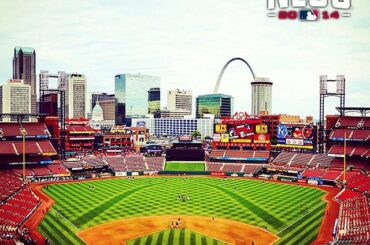 Dans moins de 2 heures, cet endroit sera emballé. #NLCS ...