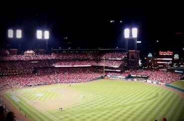 Rien de mieux que les lumières d'octobre. #NLCS ...