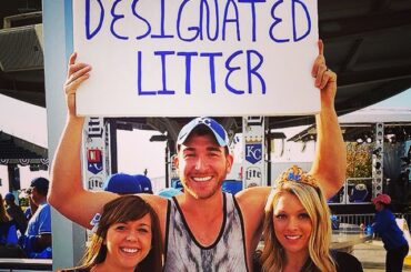 Bien sûr, l'un des gars du chat serait à #TheK pour le jeu 6. #WorldSeries @samsun ...