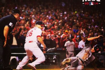 Les choses deviennent un peu sauvages dans le 9ème. #NLCS ...