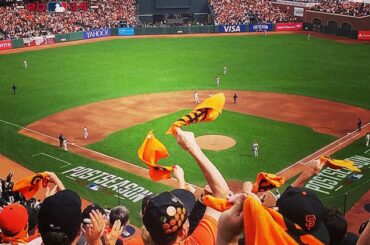 Jusqu'à 4-0? Soyez bruyant, fans de @sfgiants. #NLCS ...
