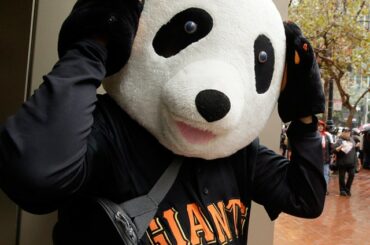 Plusieurs pandas présents. #SFGParade ...