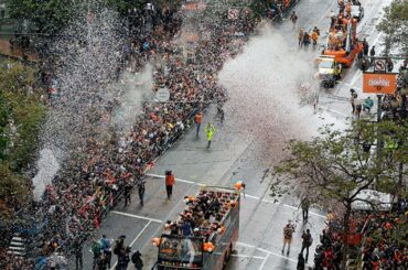 #SFGParade bat son plein ....