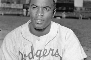 Jackie Robinson a été nommée NL # MVP ce jour-là en 1949 ....