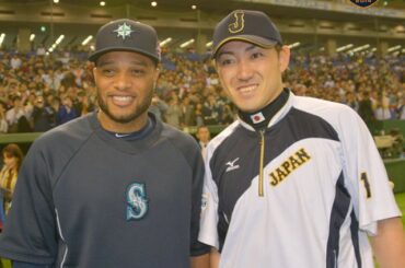 @robinsoncano et Seiichi Uchikawa prennent la pose. #JapanSeries ...
