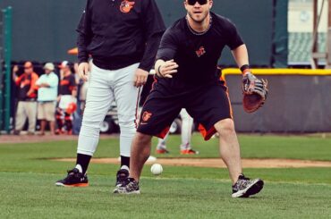 Tant de balles de baseball, si peu de temps. #BaseballBegins ...