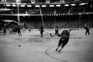 (via @nationals)
La glace au #Nats Park a passé son premier test aujourd'hui! #WinterClass ...