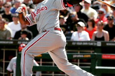 @redsbaseball acquiert OF Marlon Byrd et de l'argent de @phillies pour RHP Ben Lively ...