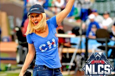 @ Jennymccarthy à Wrigley, reppin 'ses @Cubs. #OwnOctobre ...