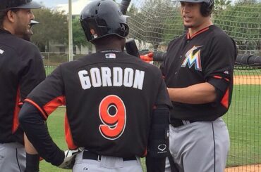 Flash et Smash. #BaseballBegins ...