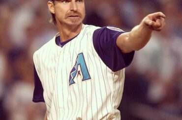 C'est officiel: Randy Johnson enfilera un chapeau @Dbacks dans le @BaseballHall. # HOF20 ...