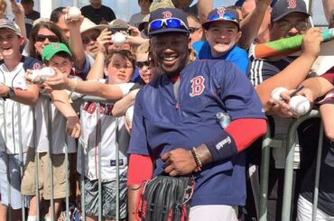 (via @redsox) "#ISeeYou @ hanleyramirez13 #SoxSpring" ...